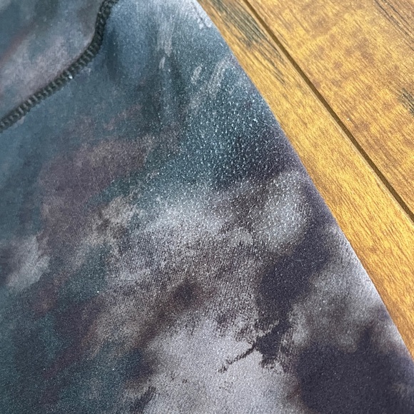 ALO Yoga Black and Purple Leggings - Picture 5 of 15